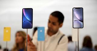 Aush&auml;ngeschild. Das iPhone ist das wichtigste Apple-Produkt und bringt rund zwei Drittel der Konzernerl&ouml;se ein.