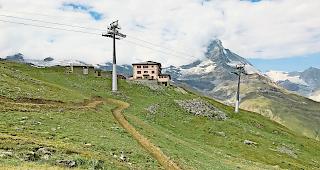 Baustopp. Die Bauarbeiten f&uuml;r den Riffelberg-Trail haben am 23. Juli begonnen. Derzeit stehen sie still.