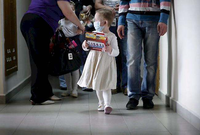 Am häufigsten sind bei Kindern Leukämien, Tumore im Gehirn, Lymphome und seltene Tumoren aus unreifem embryonalem Gewebe. (Symbolbild)