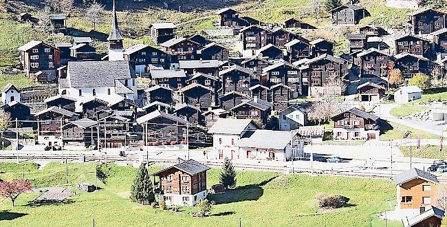 Der Bahnhof Niederwald (Bildmitte) wird später umgebaut.Foto zvg