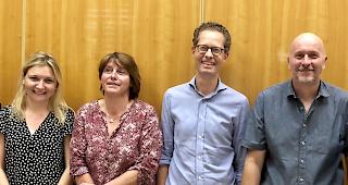 Von links: Romaine Schnyder (Direktorin ZET), Tamara Tenud (Leiterin Schulgesundheit), Simon Fluri (Co-Pr&auml;sident Walliser P&auml;diater), Jean-Bernard Moix (Direktor Promotion Sant&eacute; Valais).