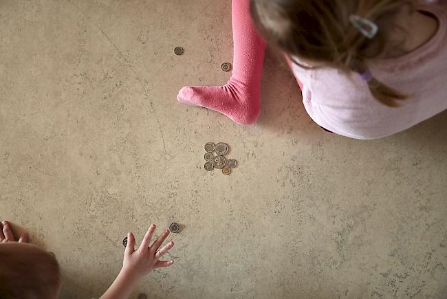 Das Kindermädchen soll Schulden gehabt haben.