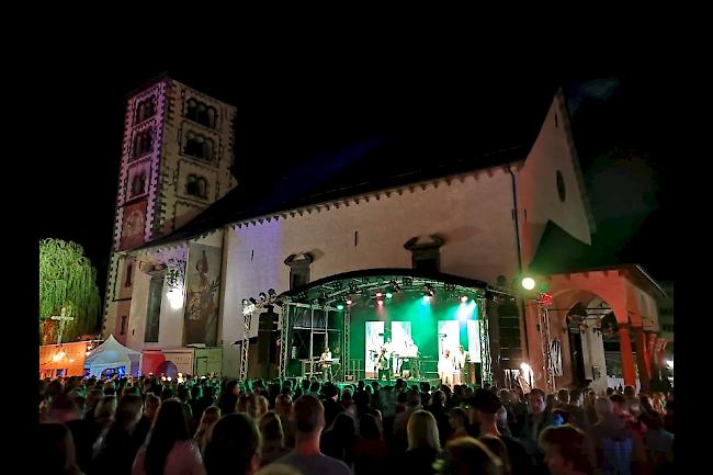 Die Band Klischée heizte dem Publikum am Freitagabend mächtig ein.