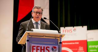 Gem&auml;ss Rektor Michael Zurwerra finden die in den vergangenen Jahren geschaffenen und auf Digitalisierung zugeschnittenen Angebote guten Anklang bei den Studierenden.  