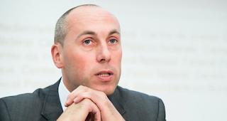 Der Berner SVP-Nationalrat Manfred B&uuml;hler ist der Ansicht, die Bef&uuml;rworter h&auml;tten falsche Versprechen abgegeben.