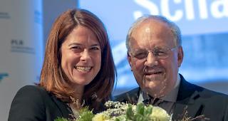 Parteipr&auml;sidentin Petra G&ouml;ssi und Bundesrat Johann Schneider-Ammann an der Delegiertenversammlung der FDP in Pratteln