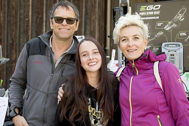 Alex Heinzen (54) aus Glis,  Jessica Garbely (19) aus Steg und Anna-Marie Theler (57) aus Glis.