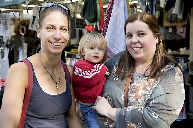 Carina Pousaz (31) aus Bürchen und Rafaela Ritz (31) mit Noel (18 Monate) aus Visp.