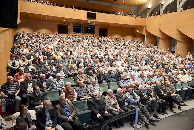 Die ehemaligen Lonza-Angestellten während des offiziellen Teils im Visper La Poste