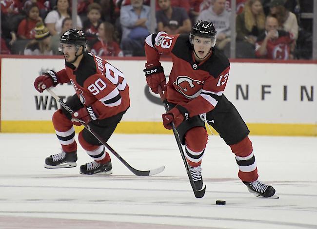Nico Hischier mit Assist beim Sieg der New Jersey Devils zum Saisonstart (Archivbild). 
