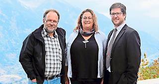 Neu und alt. Markus Julen (links) wurde in den Vorstand gew&auml;hlt, Margot Lorenz gibt ab. Rechts Verbandspr&auml;sident Philipp Loretan.Foto WB