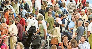 Grosses Potenzial. Kanton und Stadt Sitten sehen bei den Passagierzahlen am Flughafen Sitten viel Luft nach oben.Foto Keystone