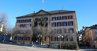 Synergien nutzen. Der Kanton will k&uuml;nftig in jeder geografischer Region ein Verwaltungsgeb&auml;ude errichten, um die verschiedenen Dienstleistungen f&uuml;r die Bev&ouml;lkerung zu b&uuml;ndeln.