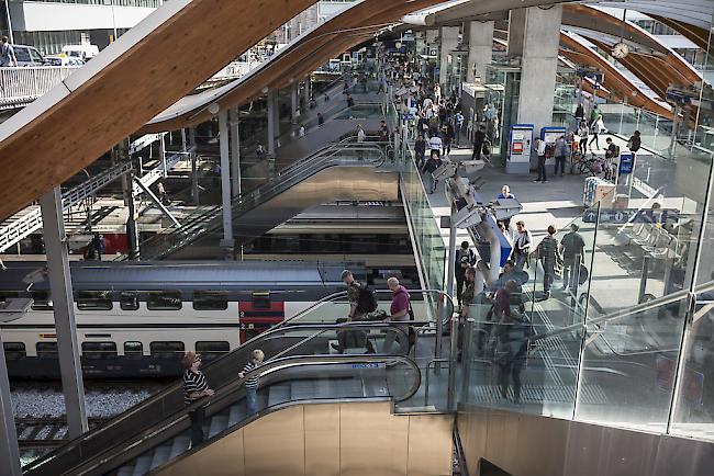 Seit Donnerstagmittag ist der Bahnverkehr im Bahnhof Bern unterbrochen.