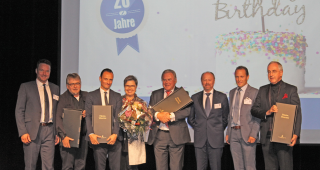 Von links: Niklaus Heinzmann, Hermann Anthamatten, Adrian Arnold, Christine Gertschen, Jean-Pierre Zuber, Joe Zurbriggen, Matthias Fux und
Bernhard M. Schwery.