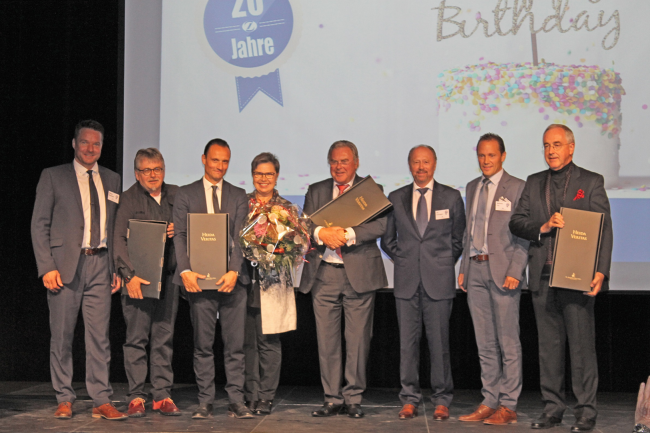 Von links: Niklaus Heinzmann, Hermann Anthamatten, Adrian Arnold, Christine Gertschen, Jean-Pierre Zuber, Joe Zurbriggen, Matthias Fux und
Bernhard M. Schwery.