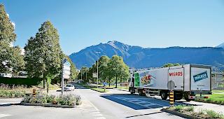 Tatort. Der Autofahrer ist an dieser Stelle von der Kreuzung Landi aus in die entgegengesetzte Fahrtrichtung eingebogen.Foto WB