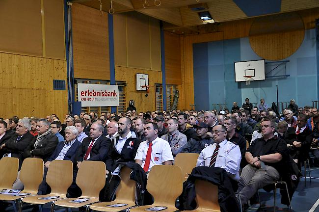 Die Delegierten in der Mehrzweckhalle in Herbriggen.