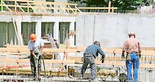 Kommt es zur Korrektur? Im Wallis werden mehr Wohnungen gebaut als nachgefragt.Archivbild WB