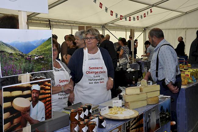 Impressionen vom ersten Alp- und Bergproduktemarkt Oberwallis.