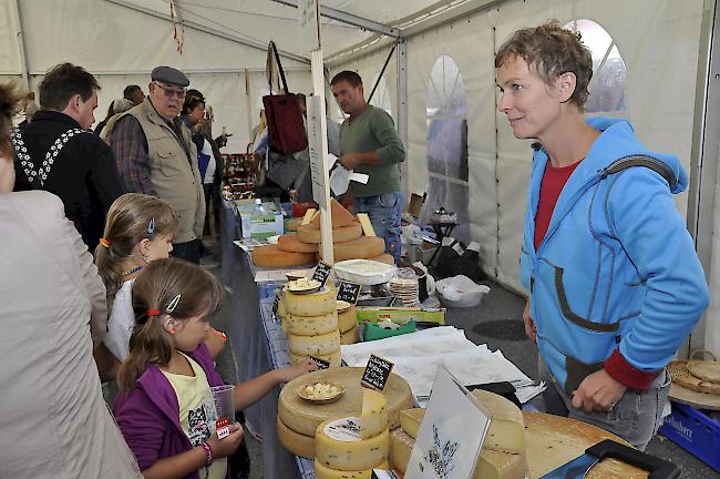 Impressionen vom ersten Alp- und Bergproduktemarkt Oberwallis.