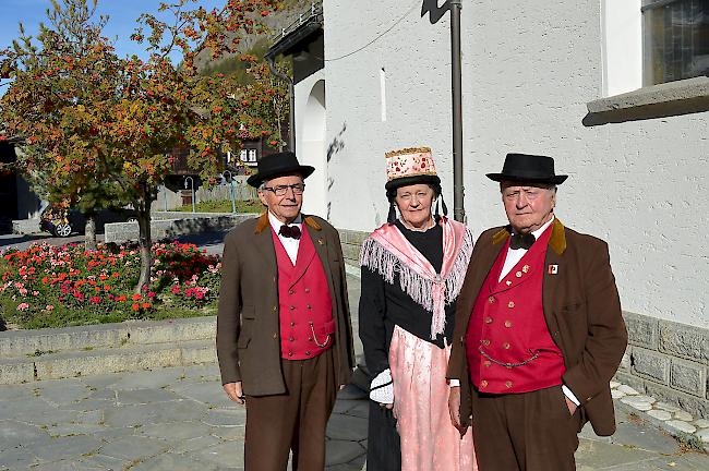 Leo Imboden, Charlotte Imboden und Bruno Imboden vom Trachtenverein Täsch.