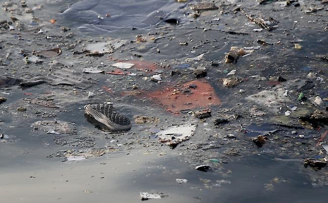 Das Wrack liegt in etwa 35 Meter Tiefe auf dem Grund der Javasee.