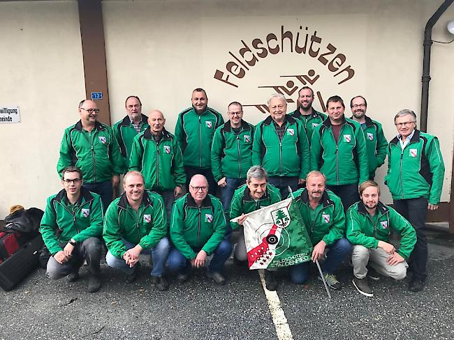 Die Feldschützen Staldenried vor der Abreise nach Thun.