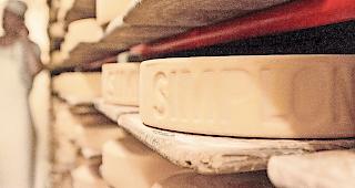 Beliebt. Gilt als Aush&auml;ngeschild der Walliser Kulinarik: Walliser Raclette AOP. Foto wb/Andrea Soltermann (Symbolbild)