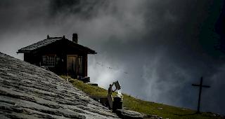 Das PR-Bild des Jahres in der Schweiz und Siegerfoto in der Kategorie Lifestyle: &laquo;Alpenleben&raquo;. Eingereicht von Gr&auml;chen und St. Niklaus Tourismus und Gewerbe. Fotograf: Stefan Walter.