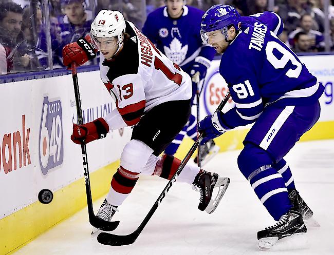 Vorzeitiger Abgang. Nico Hischier verliess bei den New Jersey Devils bereits im zweiten Drittel das Eis mit einer Verletzung. (Archivbild)