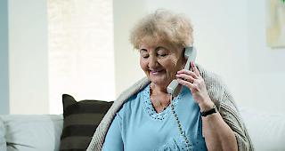 Die Betr&uuml;ger kontaktierten ihre Opfer telefonisch. (Symbolbild)