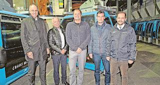 Irritierend. Staatsrat Darbellay, Martin Kamerzin, Radovan Vitek, David und Laurent Bagnoud nach dem &laquo;Friedensgipfel&raquo;.