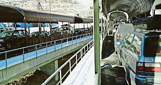 Blechlawinen. Automobilisten beim L&ouml;tschberg-Verlad kritisieren neben den langen Wartezeiten auch die mangelhafte Kommunikation der BLS.