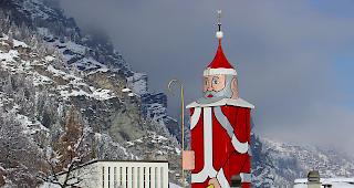 Der Zaniglaser Kirchturm wird dieses Jahr nicht als Nikolaus verkleidet.......