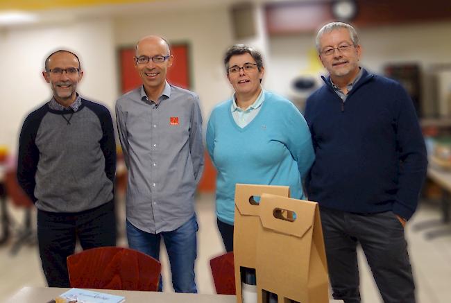 Die Kräfte bündeln. Alain Le Belluci (v.l.), Vertreter der Landwirtschaftskammer, Gérald Dayer, Chef der Dienststelle für Landwirtschaft, Marie-Pierre Gousset, Direktorin des Lycée de Bréhoulou, und Guy Bianco, Direktor der Walliser Landwirtschaftsschule, anlässlich der Unterzeichnung der Partnerschaftsvereinbarung.