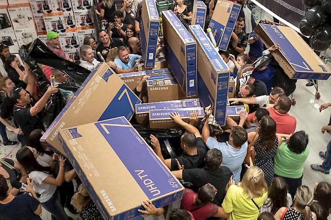 Bedenklich. Seit 2006 wurden nach einer Zählung der Website Blackfridaydeathcount.com elf US-Bürger an einem Black Friday getötet, 117 weitere wurden verletzt. (Symbolbild)