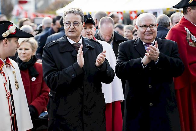 Zwischenhalt. Ständeratspräsident Jean-René Fournier wurde beim Visper Bahnhof von Gemeindepräsident Niklaus Furger empfangen.