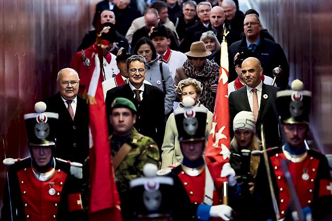 Grosse Delegation. Ständeratspräsident Jean-René Fournier reiste mit Bundesparlamentariern aller Couleur ins Oberwallis.