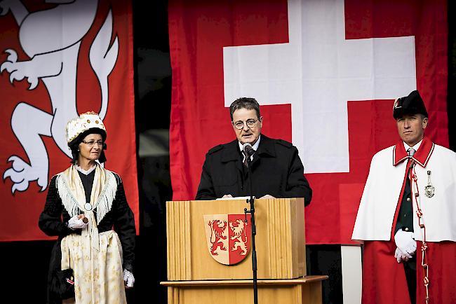 Ansprache. Ständeratspräsident Jean-René Fournier richtet einige Worte an die Anwesenden in Visp.