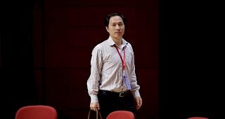 Designer-Babys.&nbsp;Die chinesische Regierung verbietet Gen-Forscher He Jiankui weitere Forschungsarbeiten.