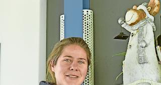 Problemlose Suche. Stefanie Ammann und der &laquo;Kulturelle Adventskalender&raquo;: &laquo;K&uuml;nstlerinnen und K&uuml;nstler f&uuml;r unseren Kalender zu finden, ist kein Problem.&raquo;Foto wb