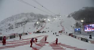 Kurz vor dem geplanten Start zum 1. Lauf um 09.30 Uhr mussten die Organisatoren in Val d'Is&egrave;re den M&auml;nner-Slalom absagen. 