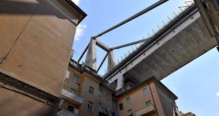 Vier Monate nach dem verheerenden Br&uuml;ckeneinsturz hat die Feuerwehr den letzten Lastwagen von der Br&uuml;ckenruine entfernt. 