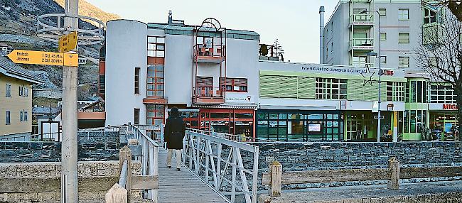 Die alte Fussgängerbrücke soll schon bald ersetzt werden.