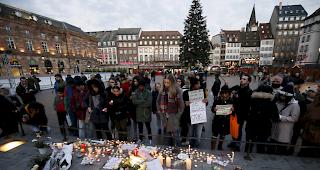 Bei einem Anschlag auf den Strassburger Weihnachtsmarkt am vergangenen Dienstagabend wurden zwei Menschen get&ouml;tet. Zahlreiche Personen wurden verletzt. 

