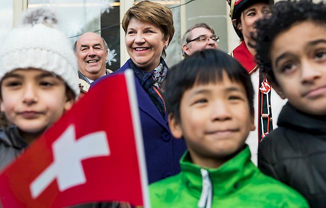 Herzlicher Empfang von Viola Amherd in St-Maurice.