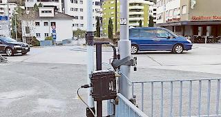 Verkehrsaufkommen. Eine beim Natischer Channa-Kreisel installierte Kamera z&auml;hlte die passierenden Fahrzeuge und Fussg&auml;nger.
