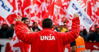 150 Delegierte an der Baukonferenz der Unia in Bern sowie 60 Delegierte der Baukonferenz der Syna in Olten stimmten dem Verhandlungsergebnis am Samstag zu.
