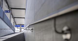 Reisezeit. Wie die Umfrage von Comparis zeigt, ist jeder vierte Pendler in der Schweiz zwischen 30 und 60 Minuten unterwegs.